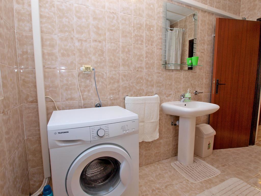Family Friendly Apartment 946 Pula Exterior photo