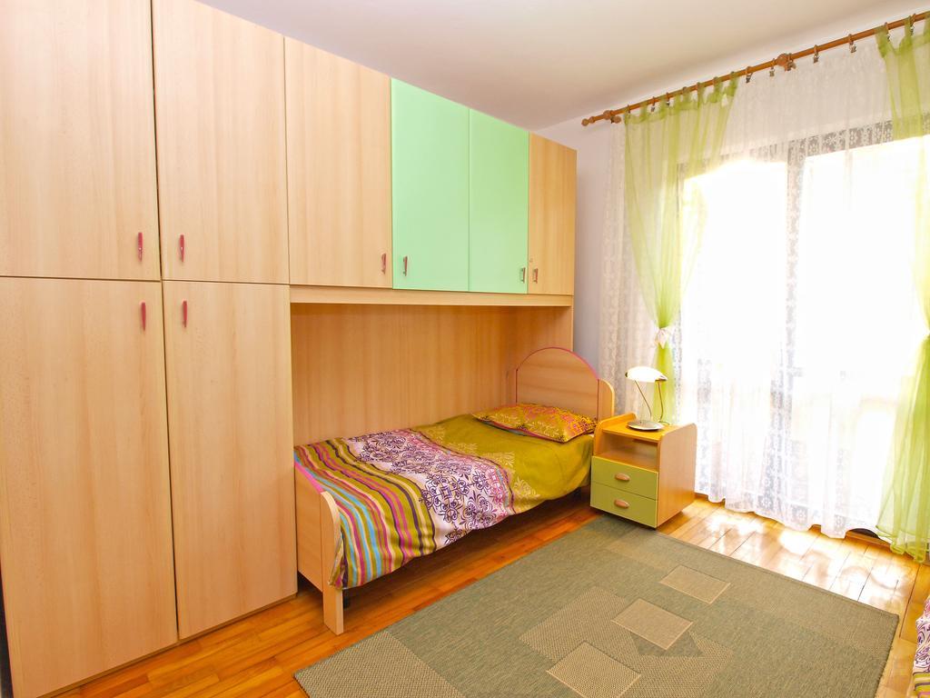 Family Friendly Apartment 946 Pula Exterior photo