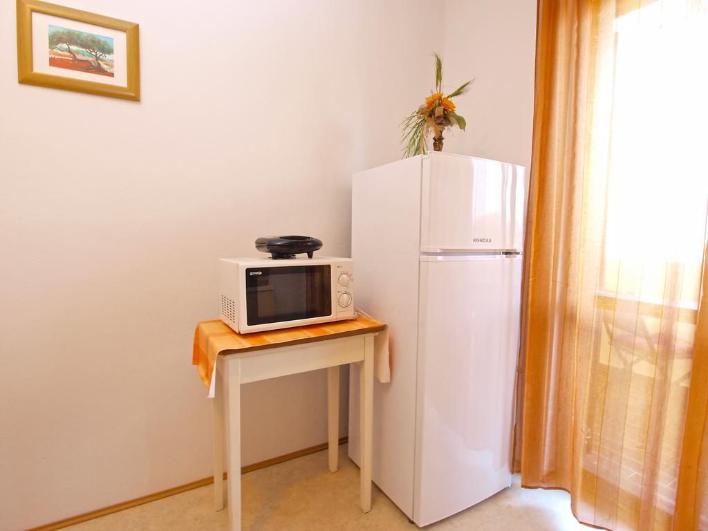 Family Friendly Apartment 946 Pula Exterior photo