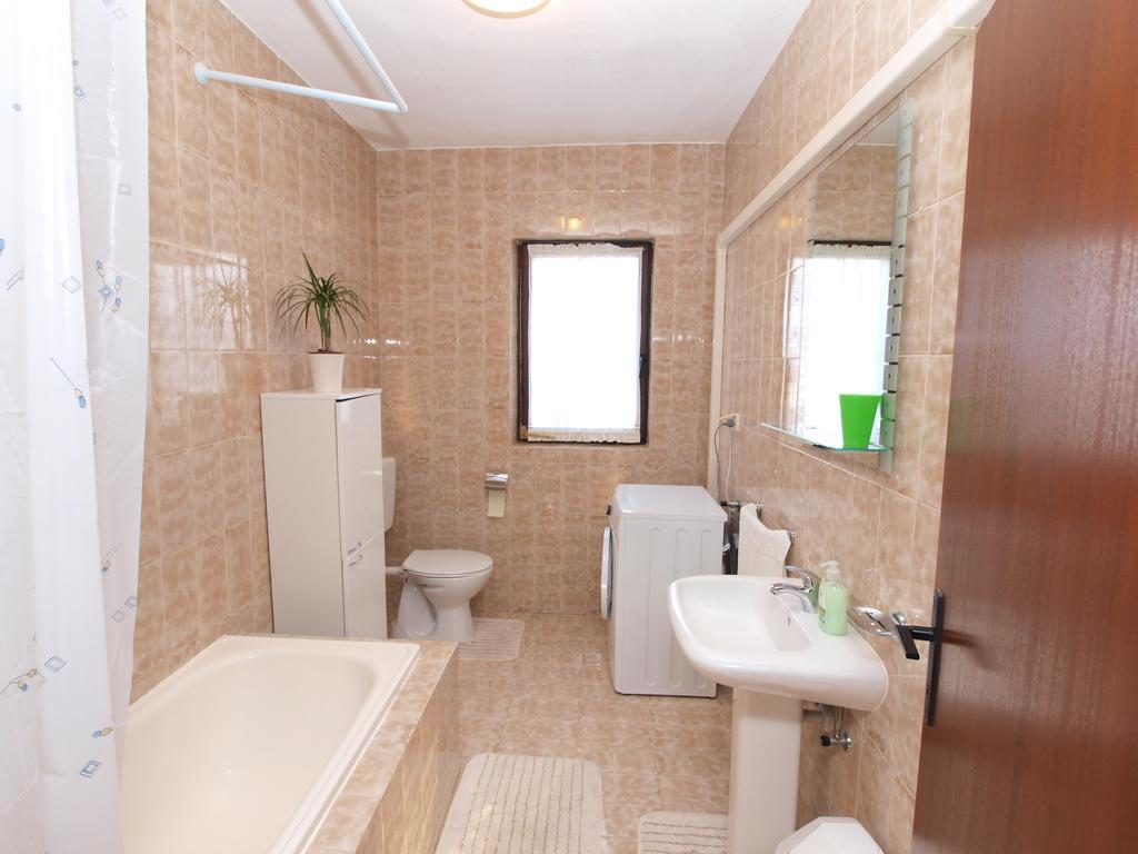 Family Friendly Apartment 946 Pula Exterior photo